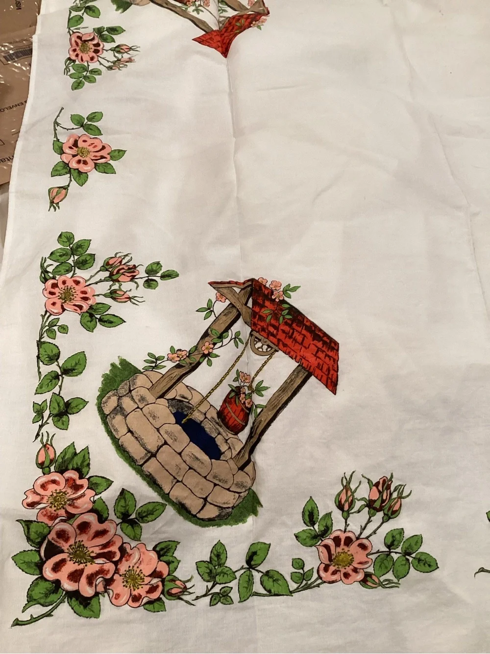 Vintage Floral Wishing Well Cotton Tablecloth 42”X42”